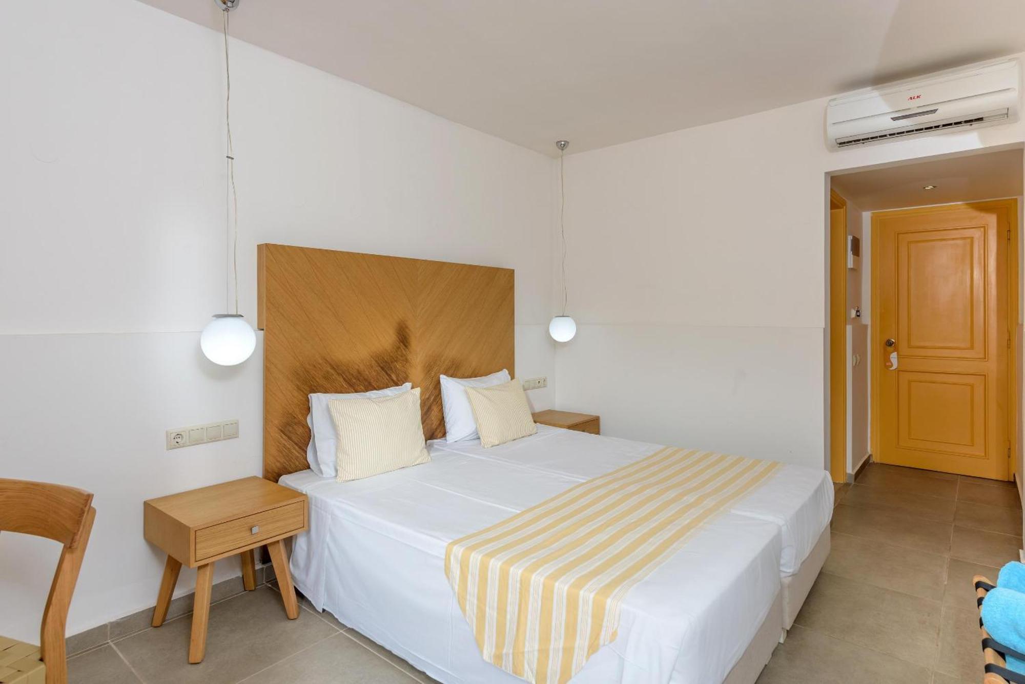 Zeus Hotels Palm Beach Сталида Экстерьер фото