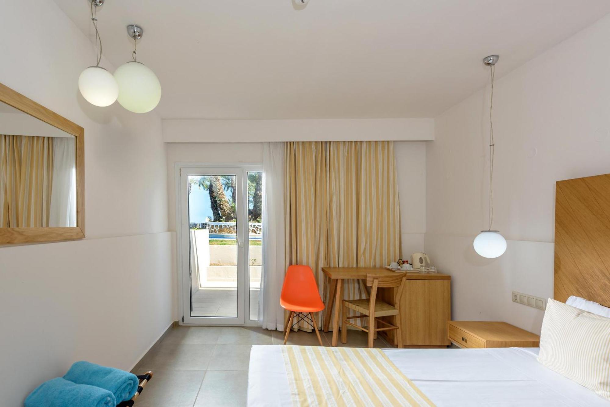Zeus Hotels Palm Beach Сталида Экстерьер фото