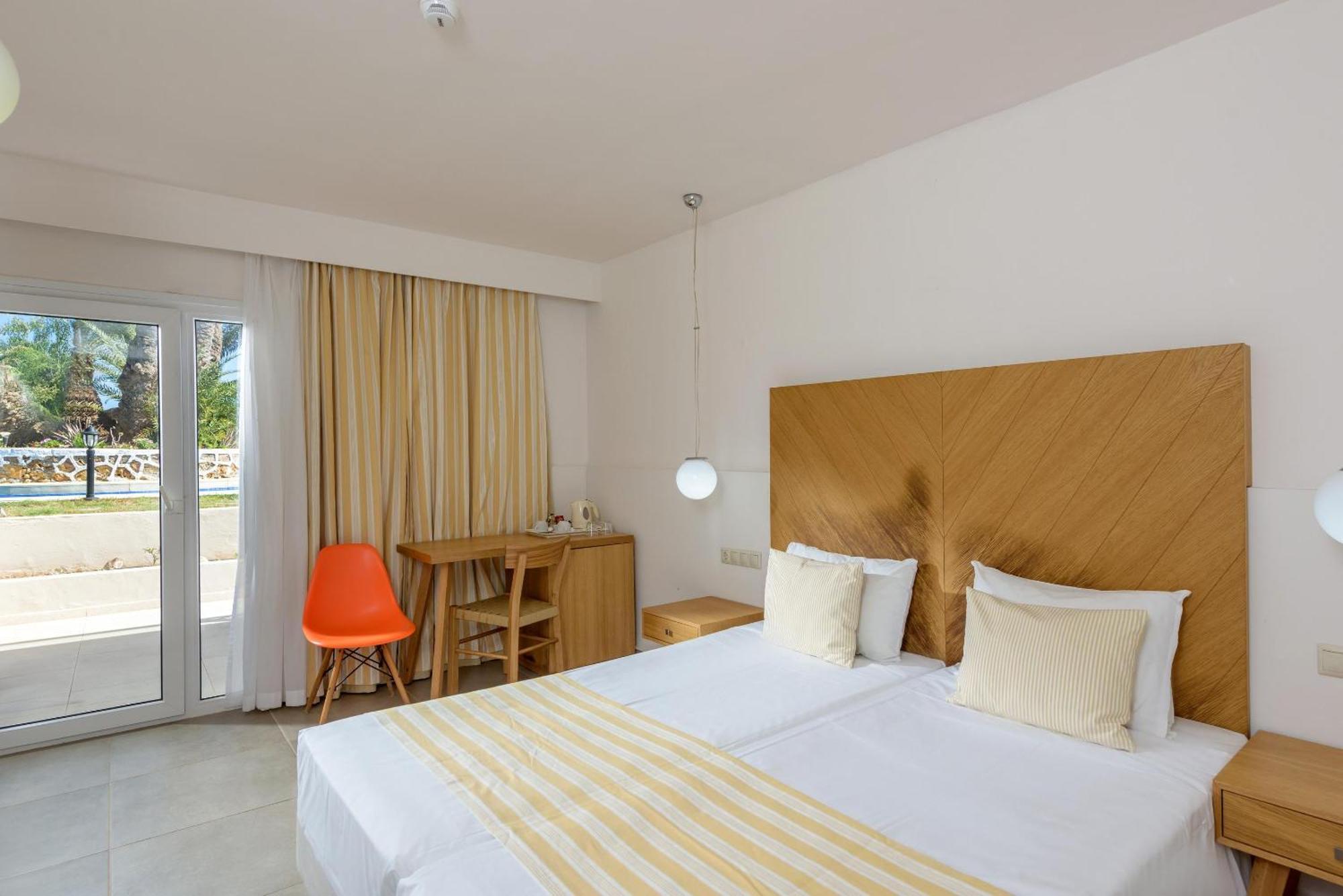 Zeus Hotels Palm Beach Сталида Экстерьер фото